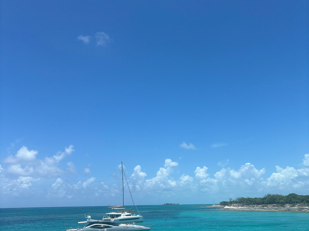 Atlantic Yacht Charters-天堂岛必去景点