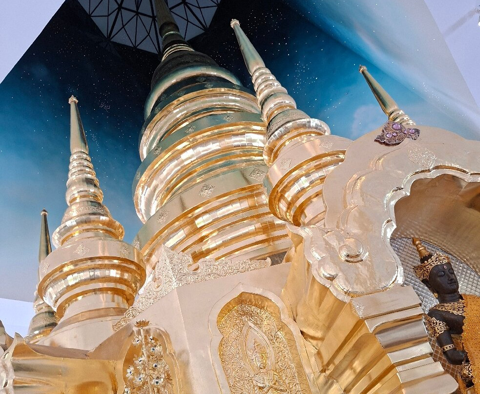 Loha Prasat Sri Mueang Pong-Mae Pong必去景点