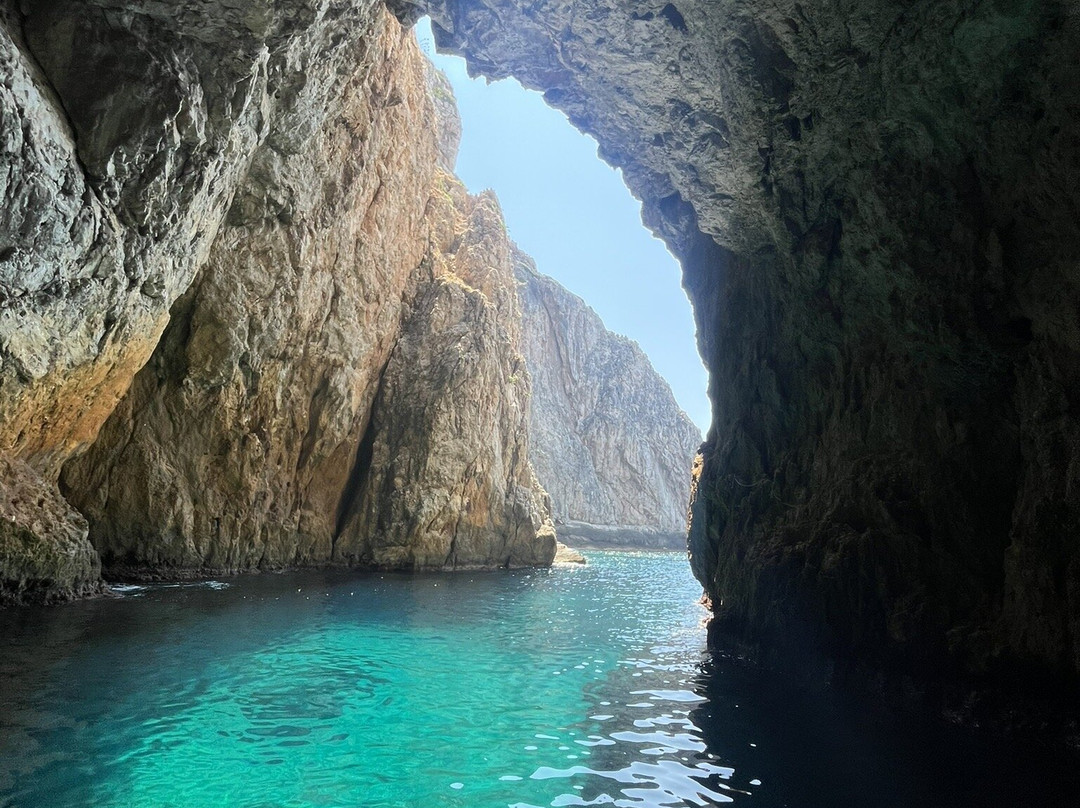 Corfu Explore Boats-Paleokastritsa必去景点
