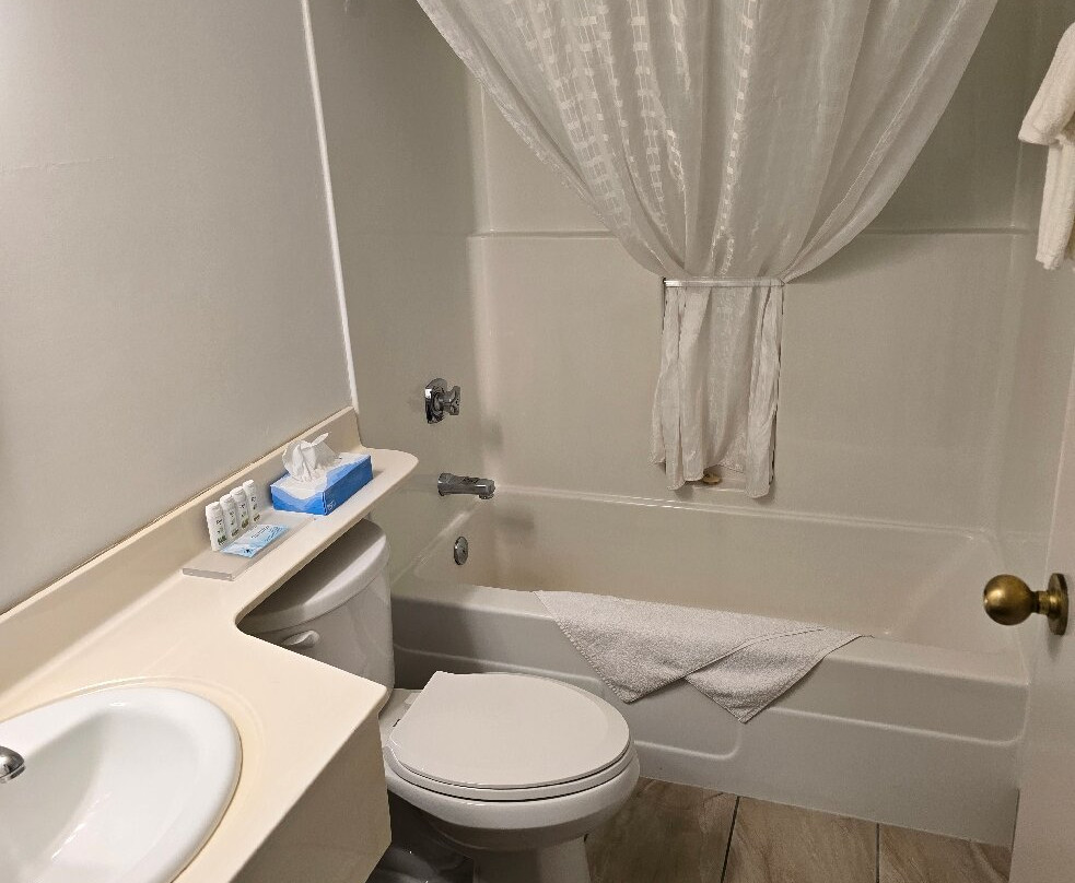 Travelodge Suites by Wyndham Regina / Eastgate Bay主图