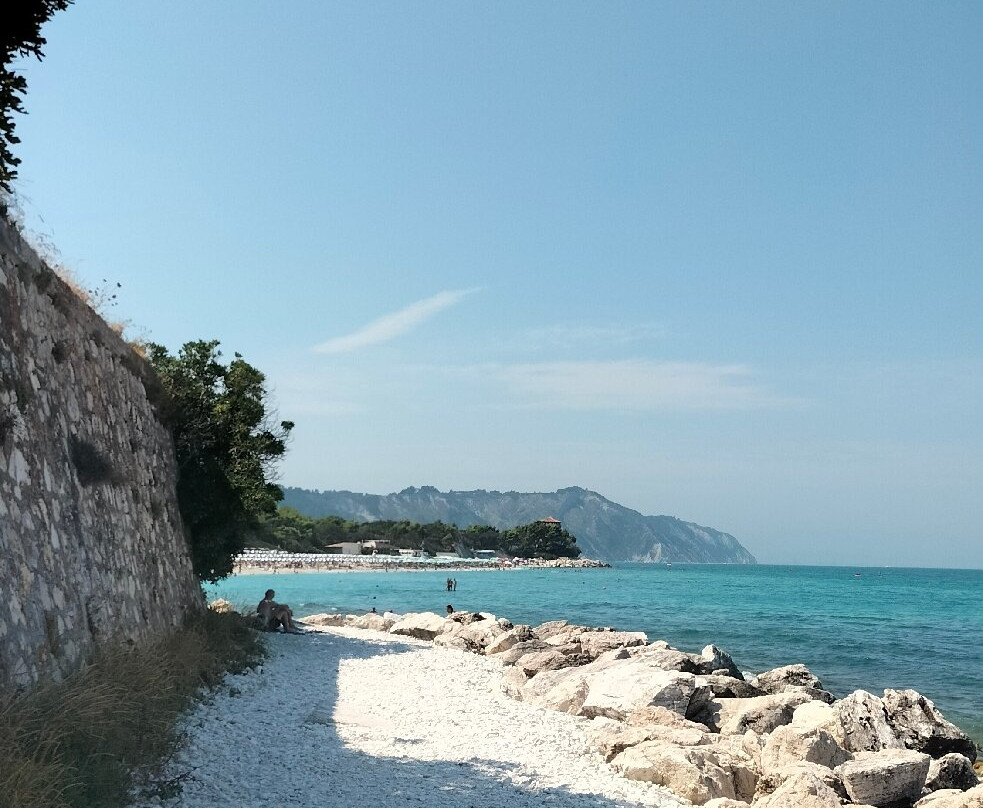 Spiaggia della Vela-Portonovo必去景点