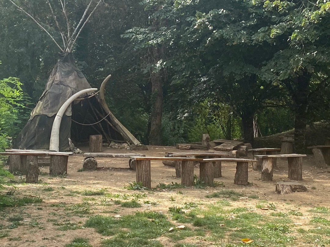 Paléosite-Saint-Cesaire必去景点