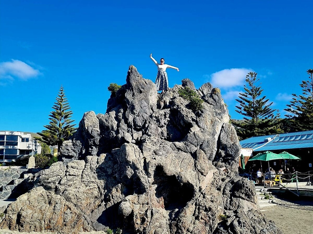 Sumner Beach (Cave Rock)-基督城必去景点