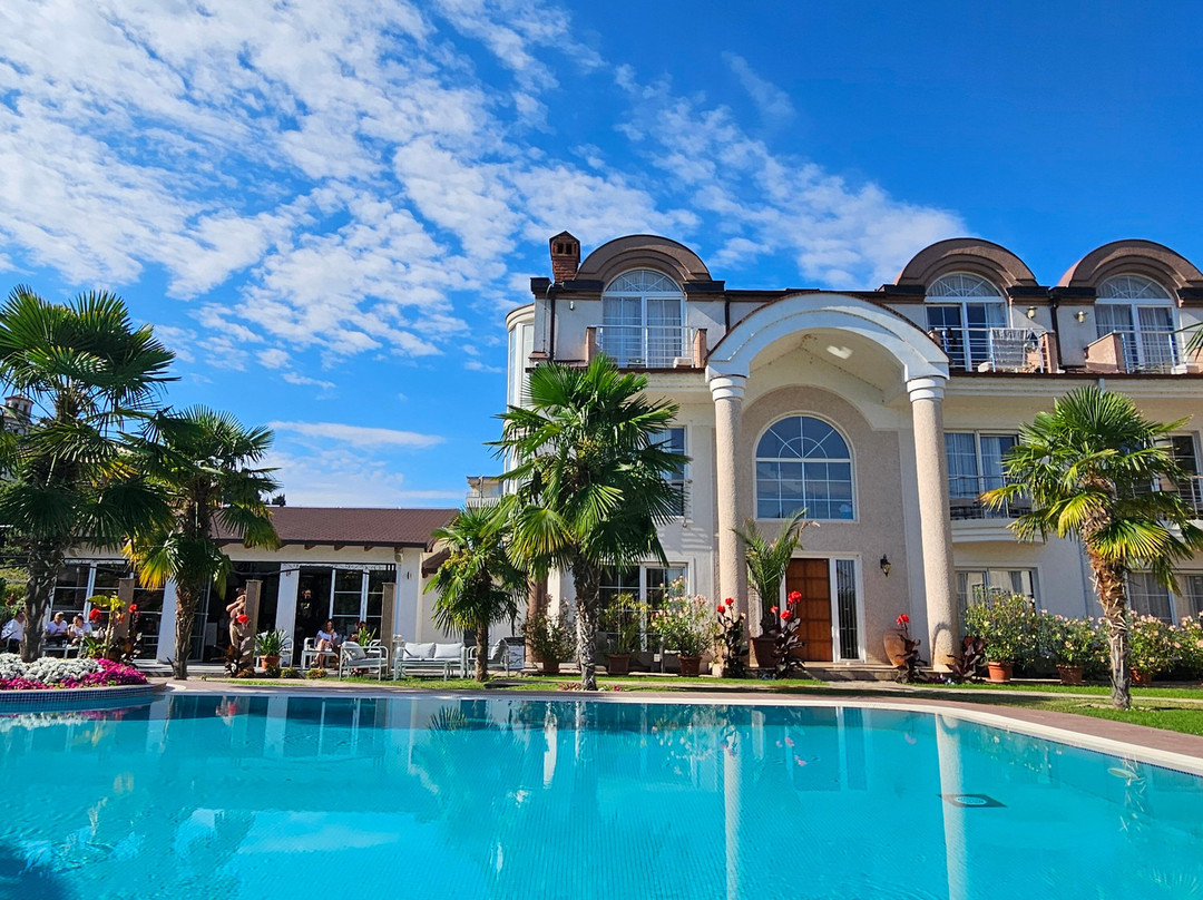 亚历山大别墅及水疗酒店主图