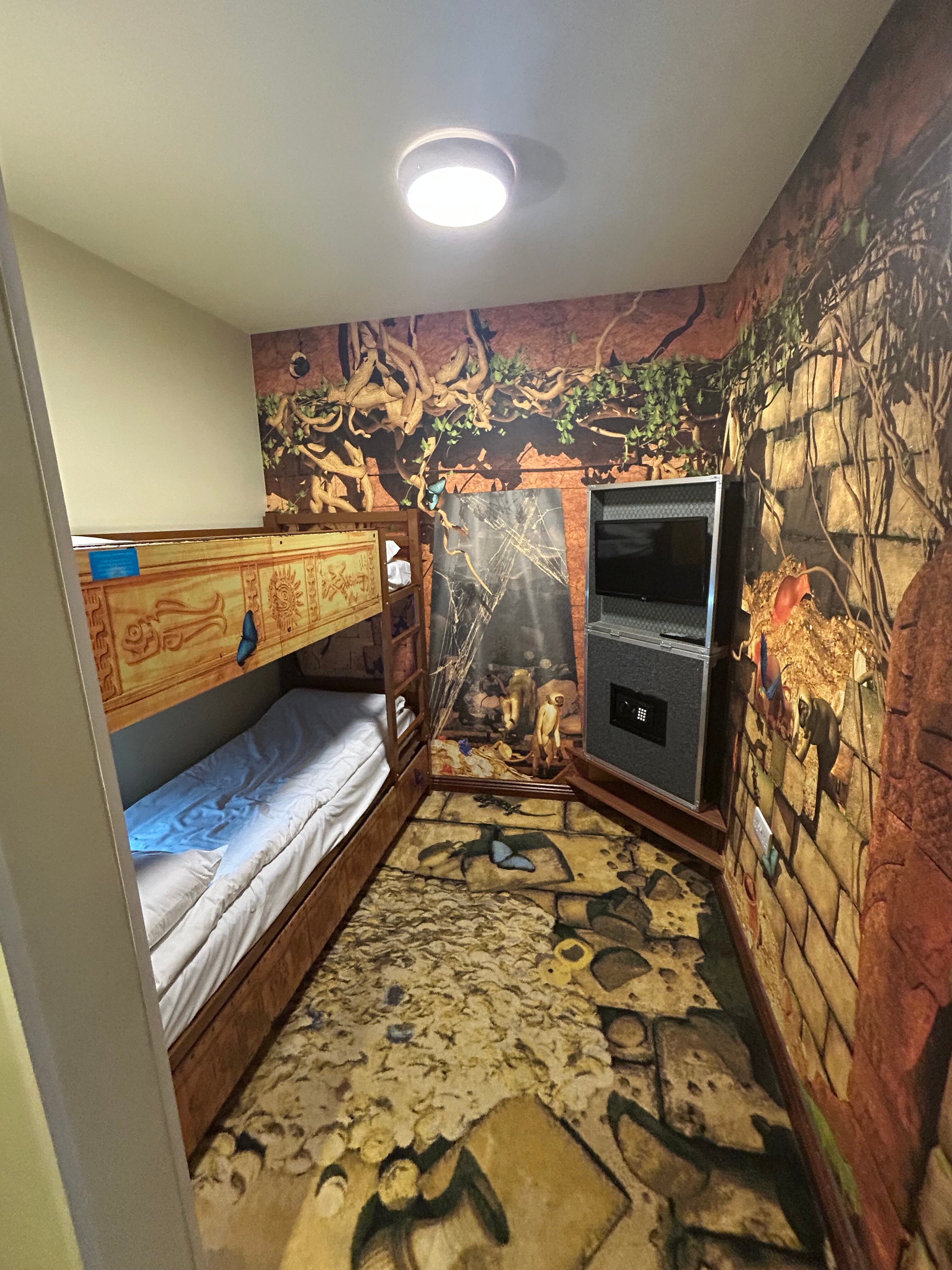 Chessington Azteca Hotel-官方