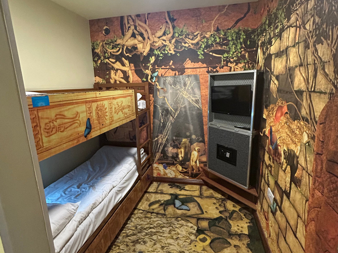 Chessington Azteca Hotel主图