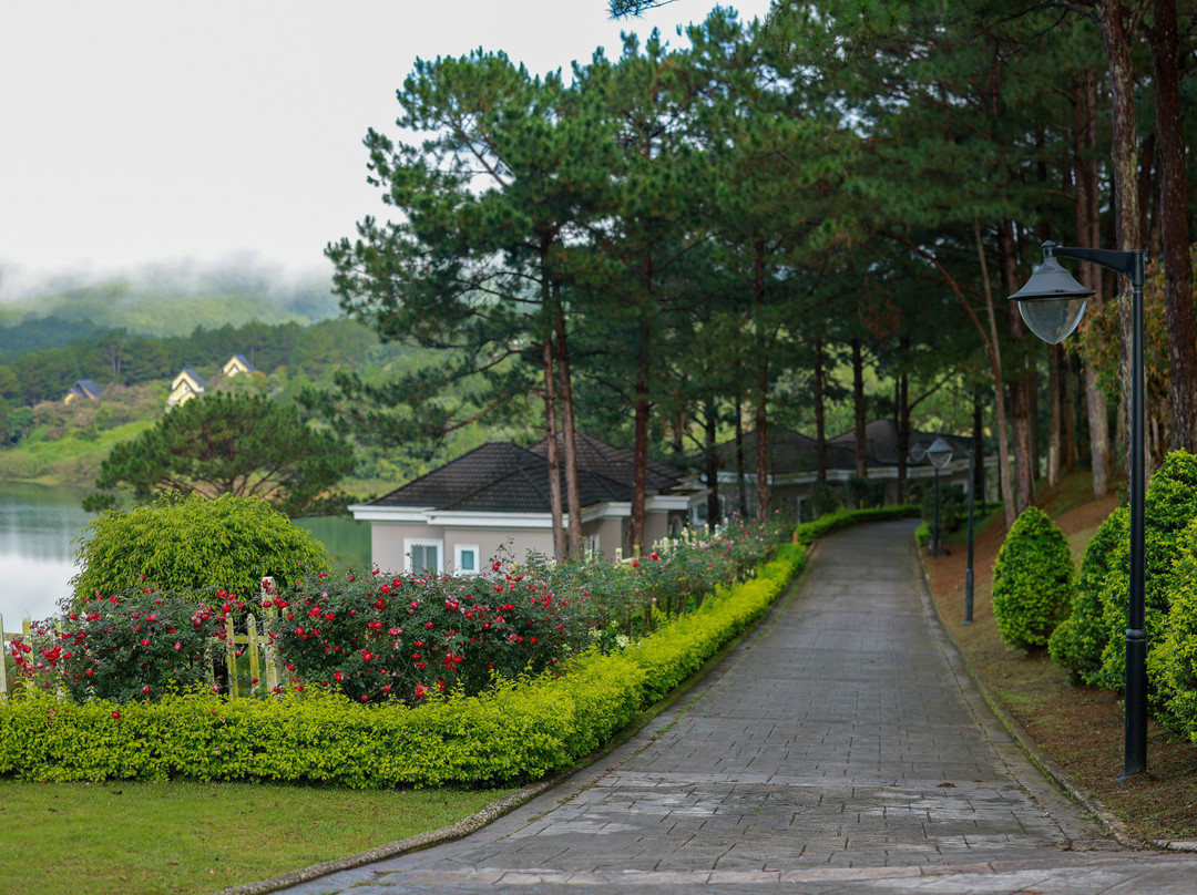 大勒伊顿斯湖渡假村主图