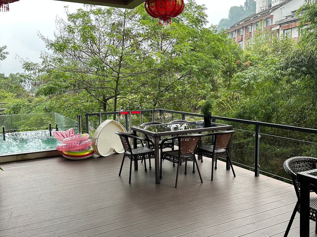 Zhangjiajie Four Seasons Riverside Lai Resort