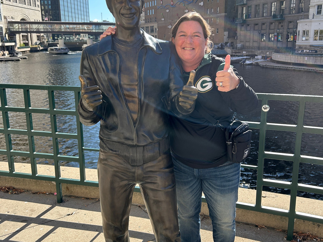 Bronze Fonz-密尔沃基必去景点