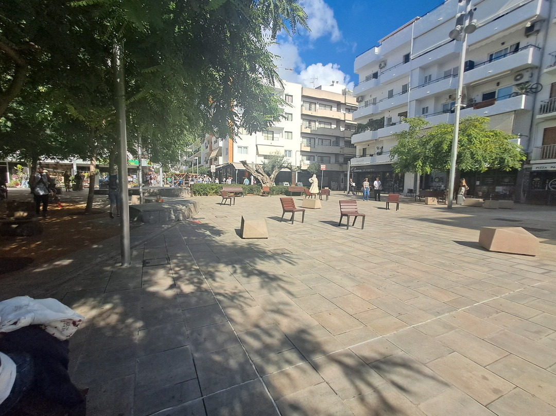 Mercadillo Paseo S'alamera-圣欧拉利娅尔德里奥必去景点