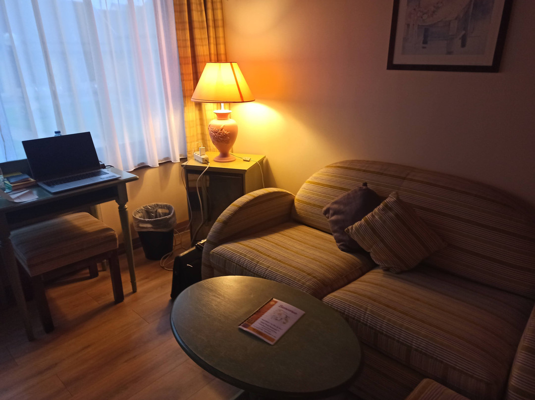 Au Bois le Sire主图