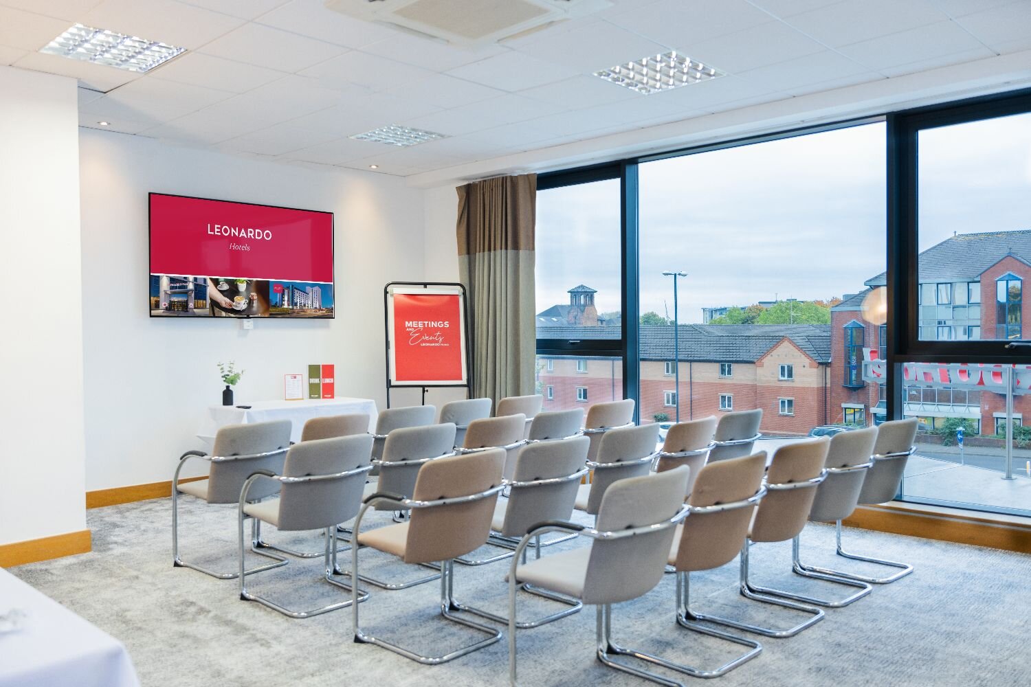 茱莉斯德比旅馆-商务中心/多功能厅