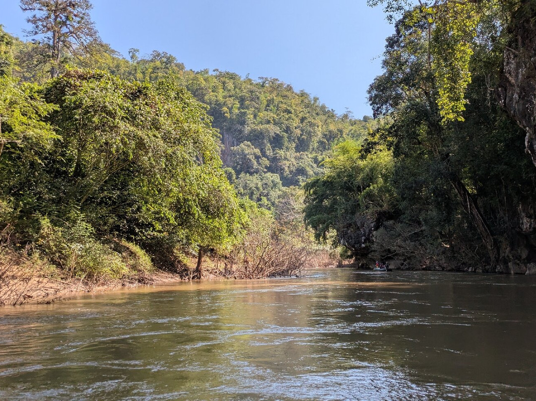 Thi Lo Su  Waterfall-蕴朋县必去景点
