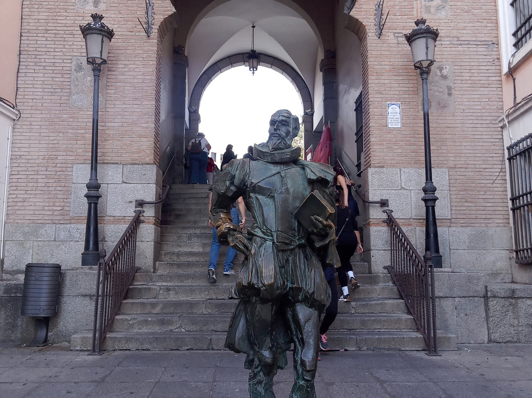 Estatua de Miguel de Cervantes-托莱多必去景点