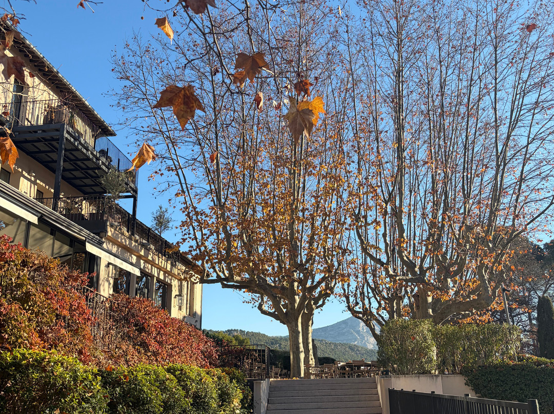 艾克斯圣维克多山旅舍酒店主图