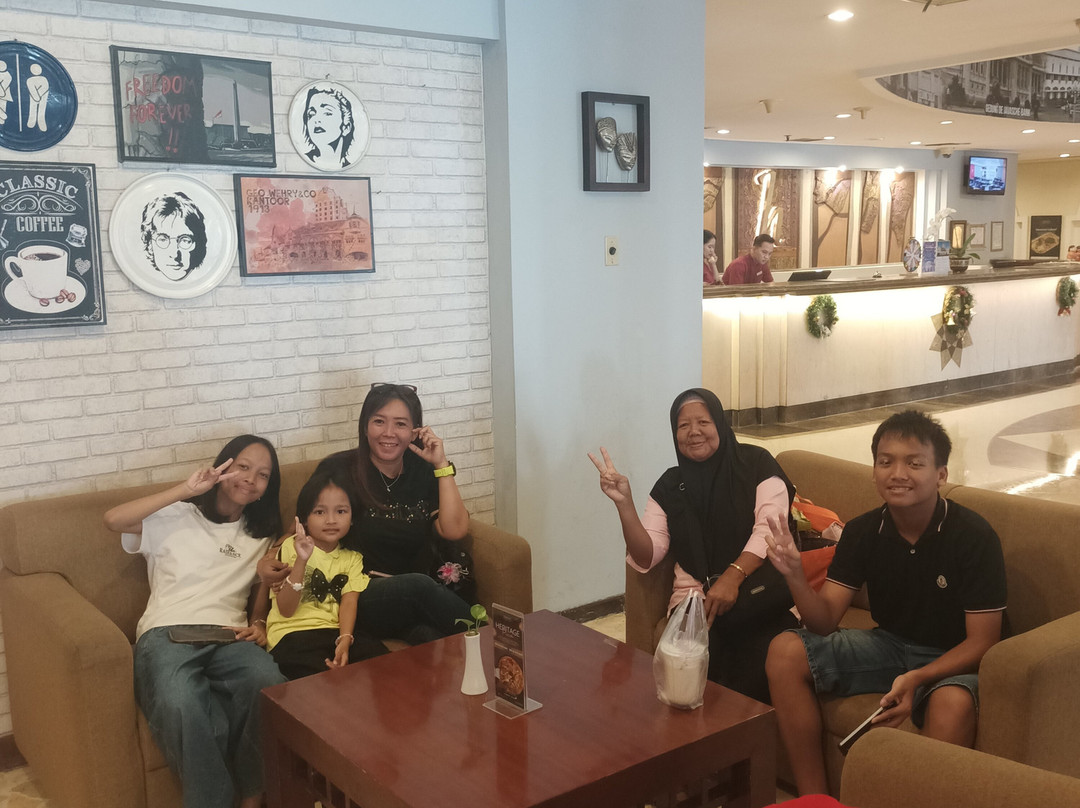 拉贾瓦利宜必思酒店主图