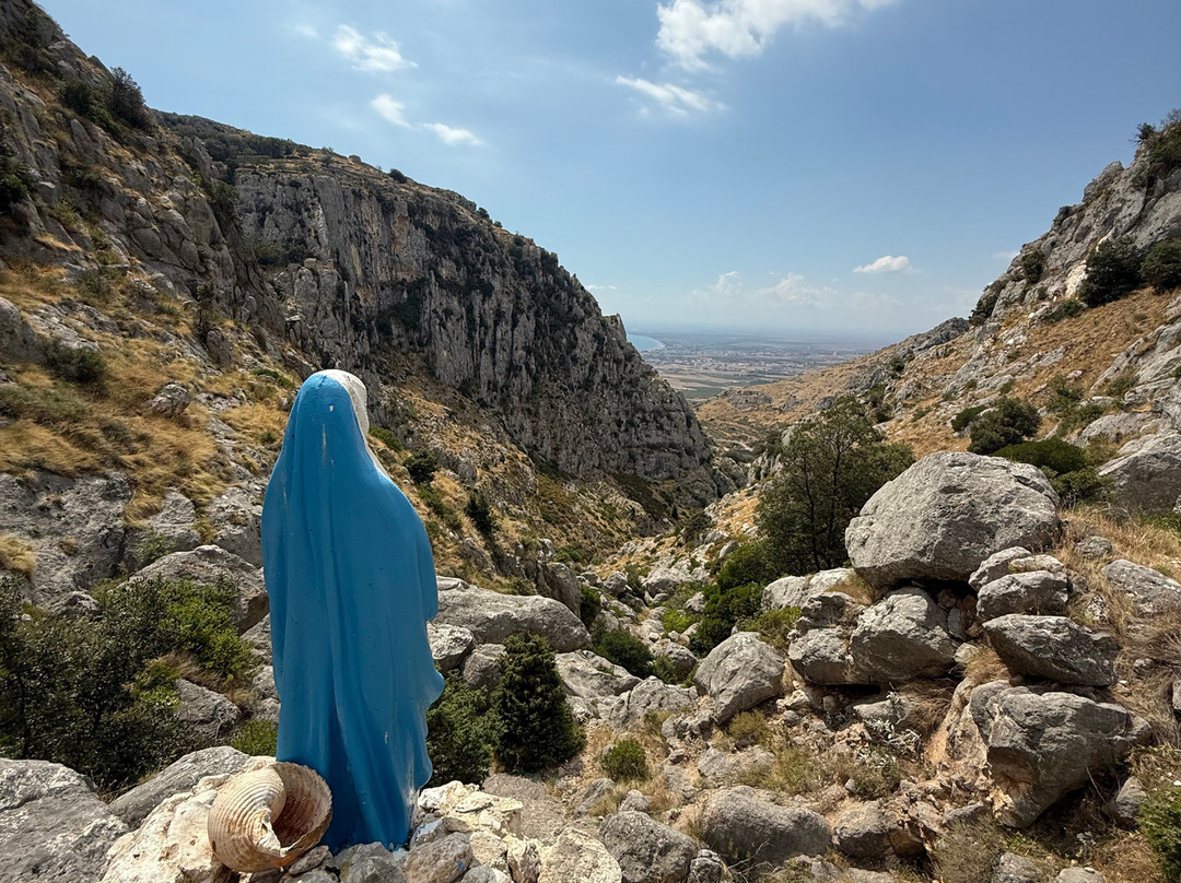Santuario Madonna di Lourdes-Pulsano必去景点