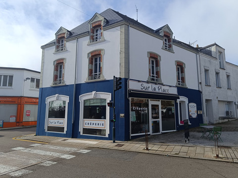 Crêperie Sur la place