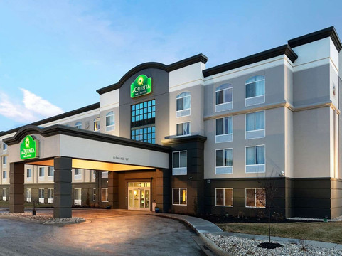 奥马哈机场市中心拉昆塔温德姆套房酒店