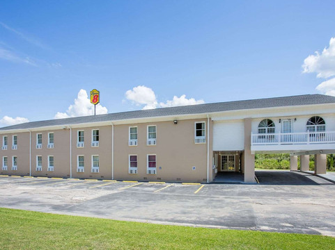 曼宁温德姆速8酒店主图