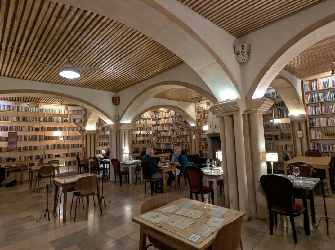 文人奥比多斯旅馆主图