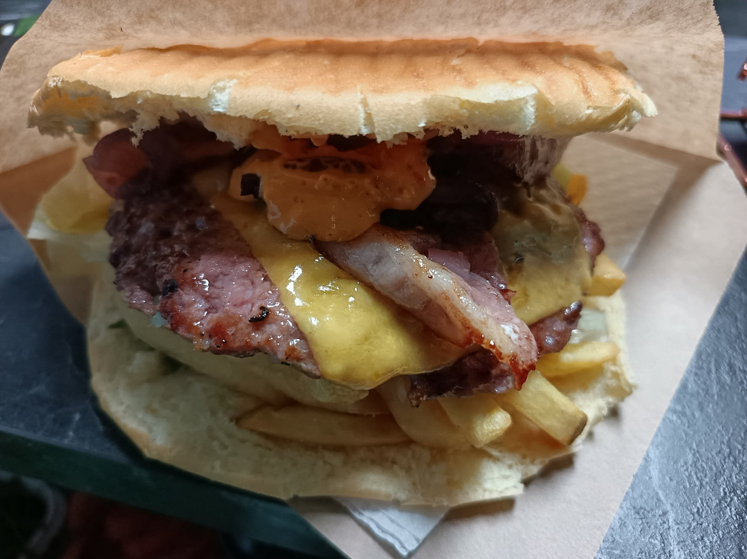 Alien Burger Di Longo Antonella