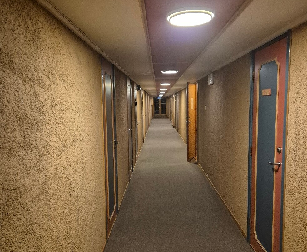 葛洛特里赫耶尔酒店主图