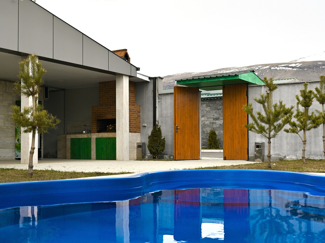 Green Book Akunq Village
