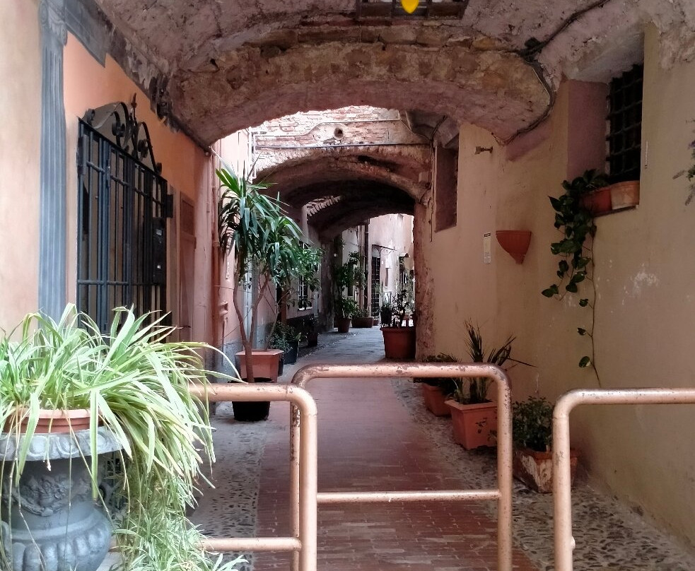 Gira Parasio-因佩里亚必去景点