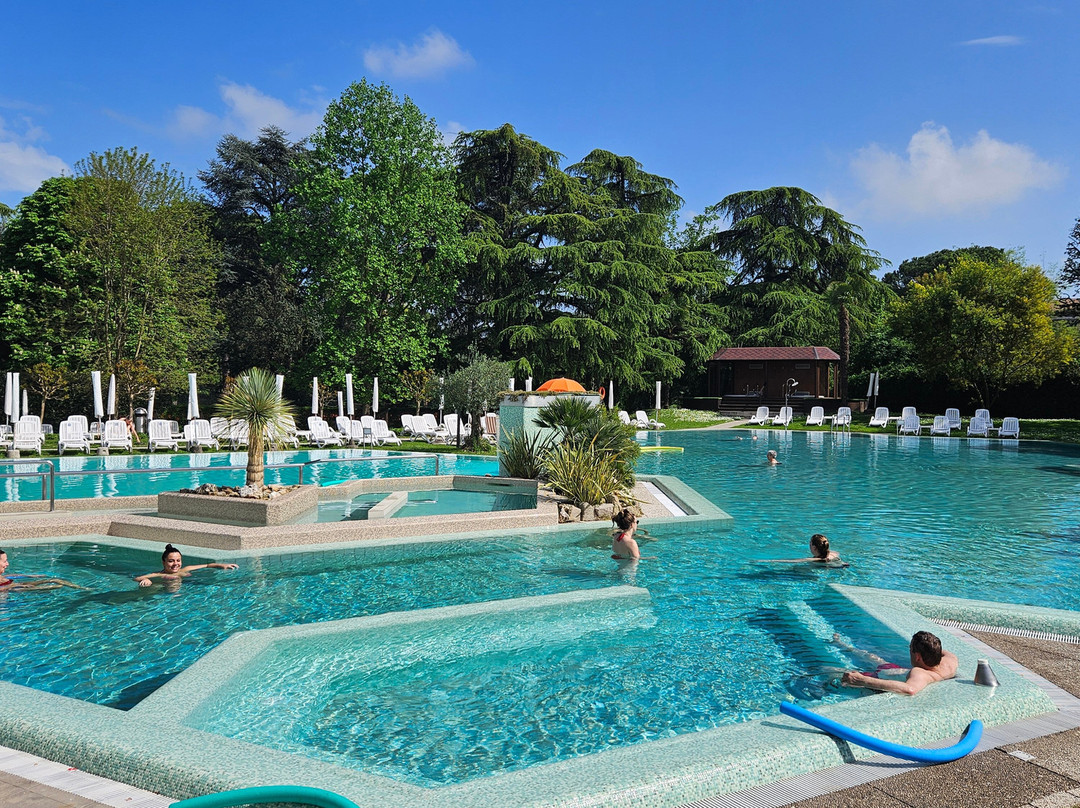 泰尔梅花园酒店主图