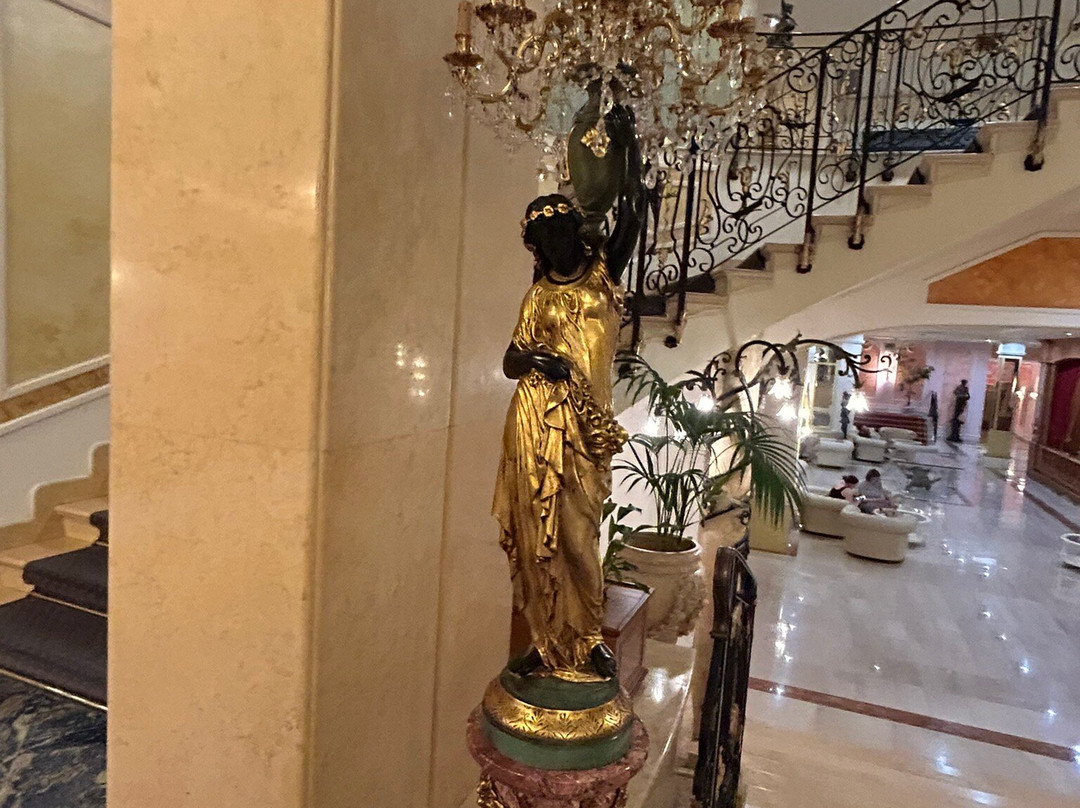 拉佩丝大酒店主图