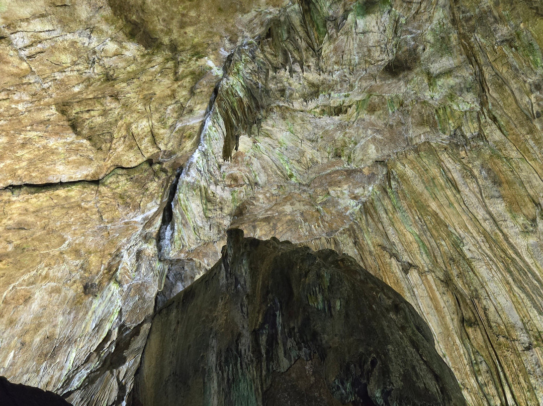Ialomicioara Monastery and Cave-锡纳亚必去景点