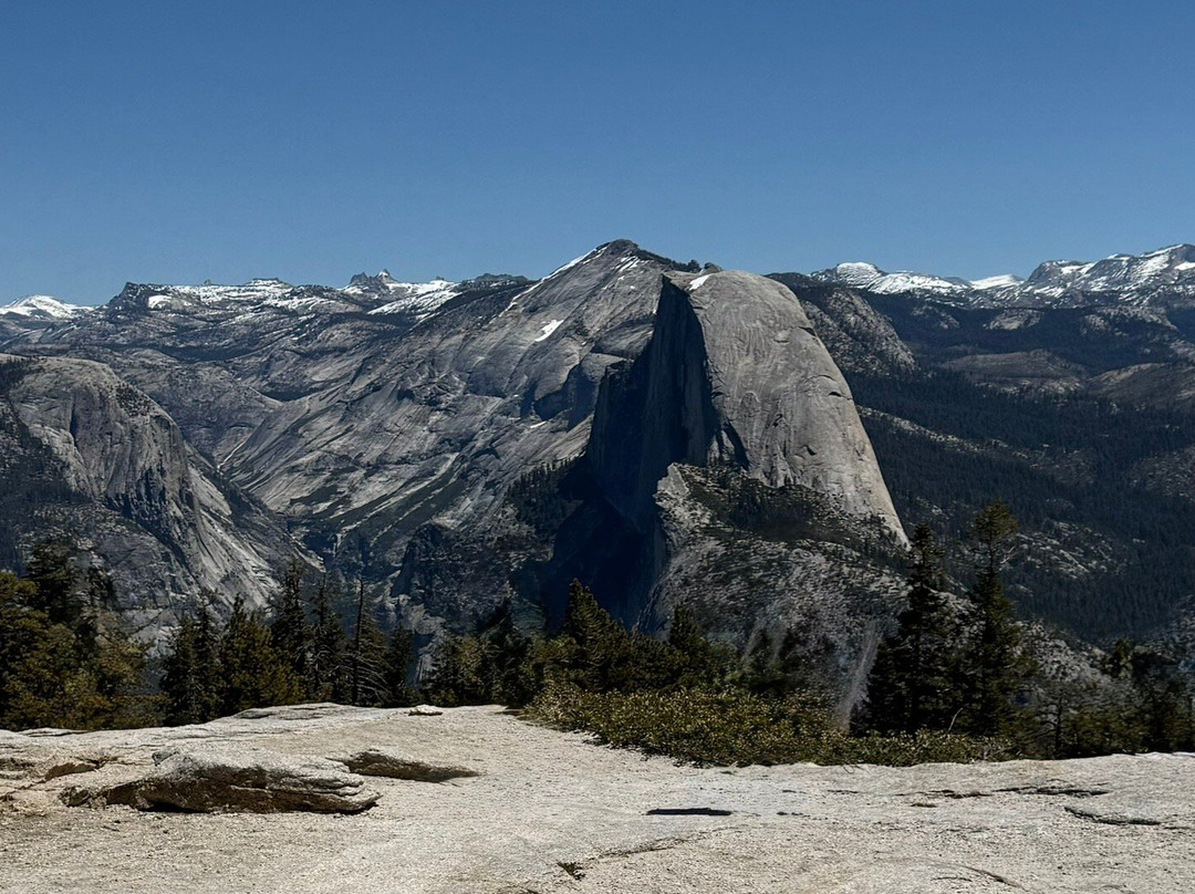 Yosemite West High Sierra Bed and Breakfast主图