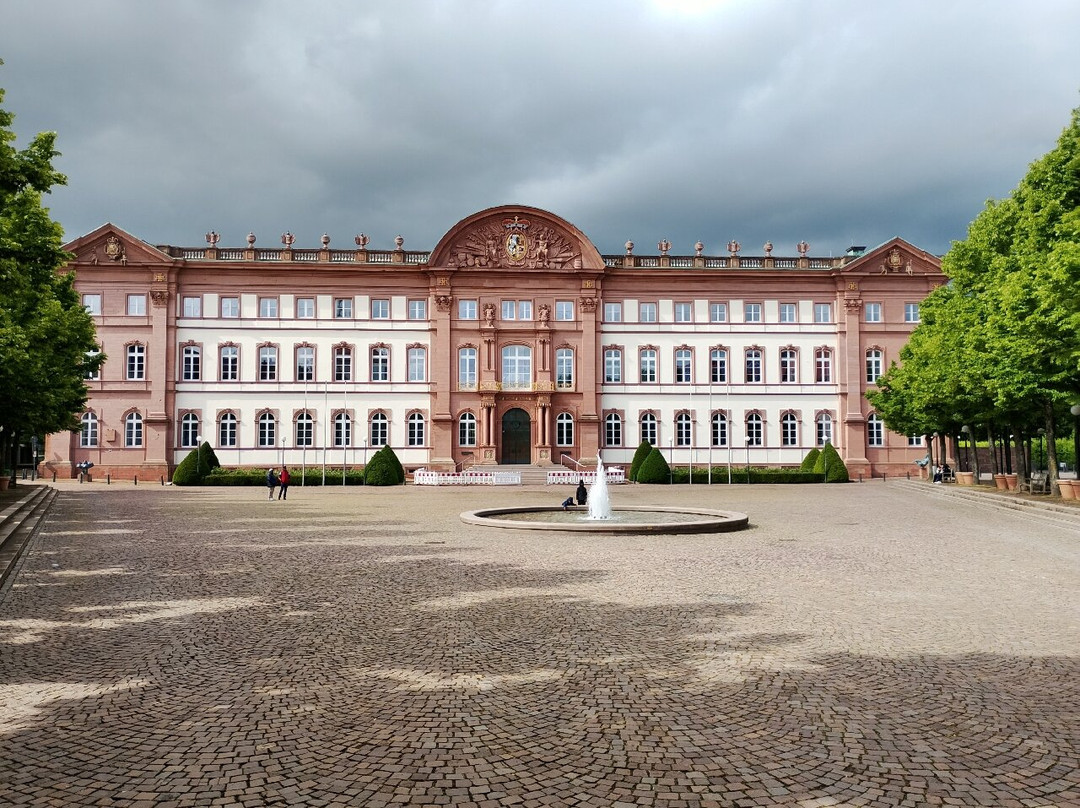 Schloss Zweibrücken-茨魏布吕肯必去景点