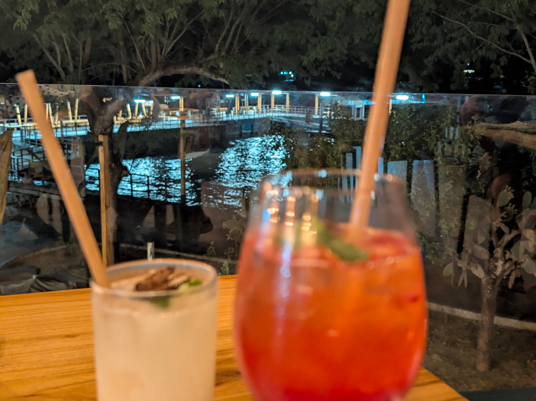 莫克尼亚酒店主图