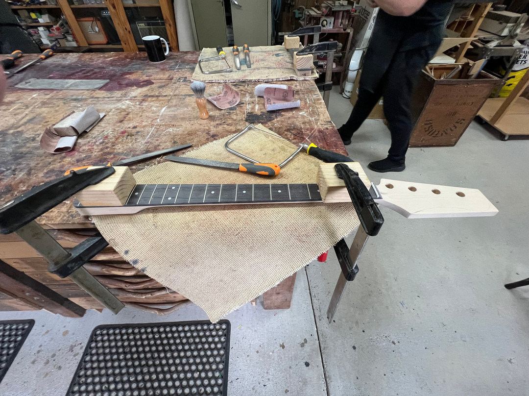 Wildwood Instruments - Guitar Making Courses & Art Gallery-戴尔斯福特必去景点