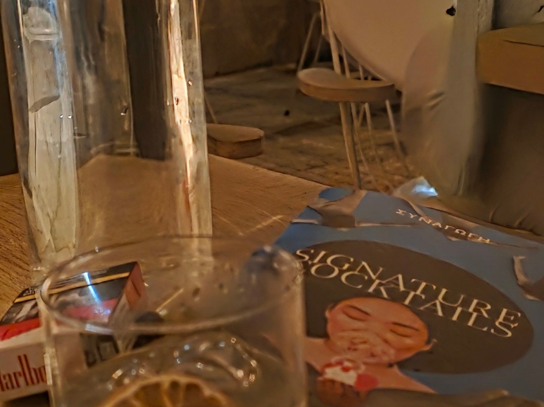 Sinagogi open air bar-干尼亚必去景点