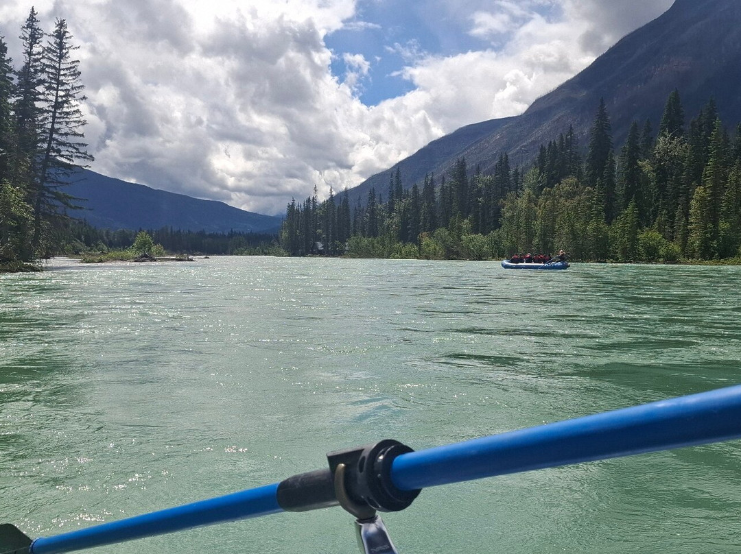 Mount Robson Whitewater Rafting Co.-维尔蒙特必去景点