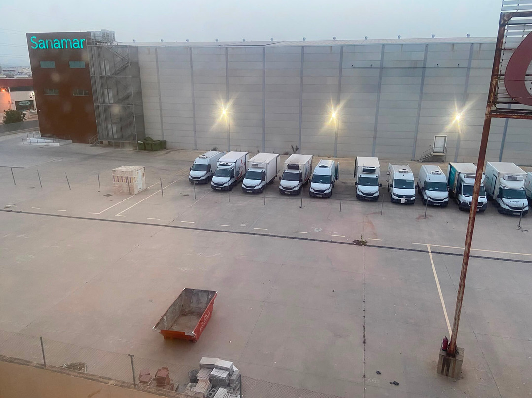 马拉加诺斯特鲁姆机场住宿主图