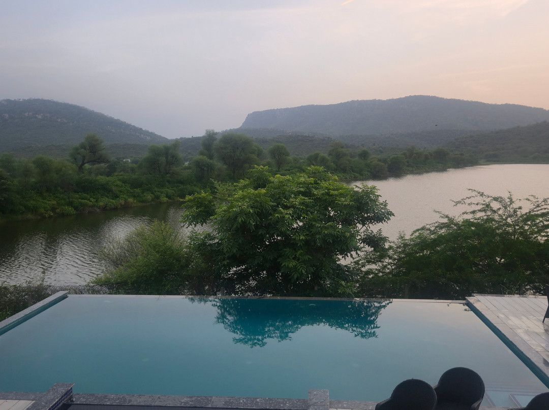 Neelkanth Forest Retreat主图