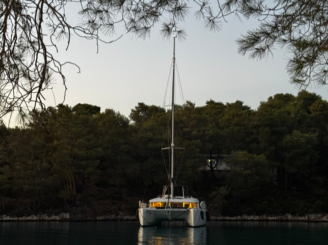 Crew Catamaran Falco Croatia-杜基拉必去景点