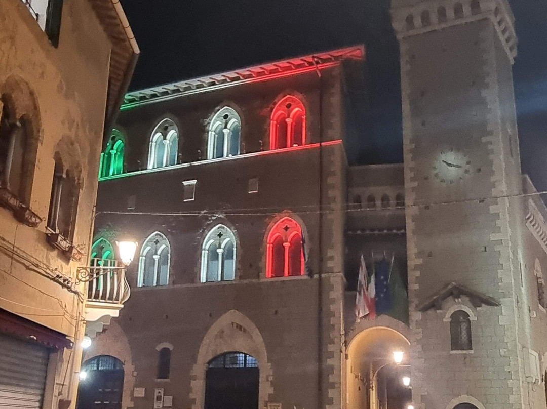 Torre Dell'Orologio-皮翁比诺必去景点
