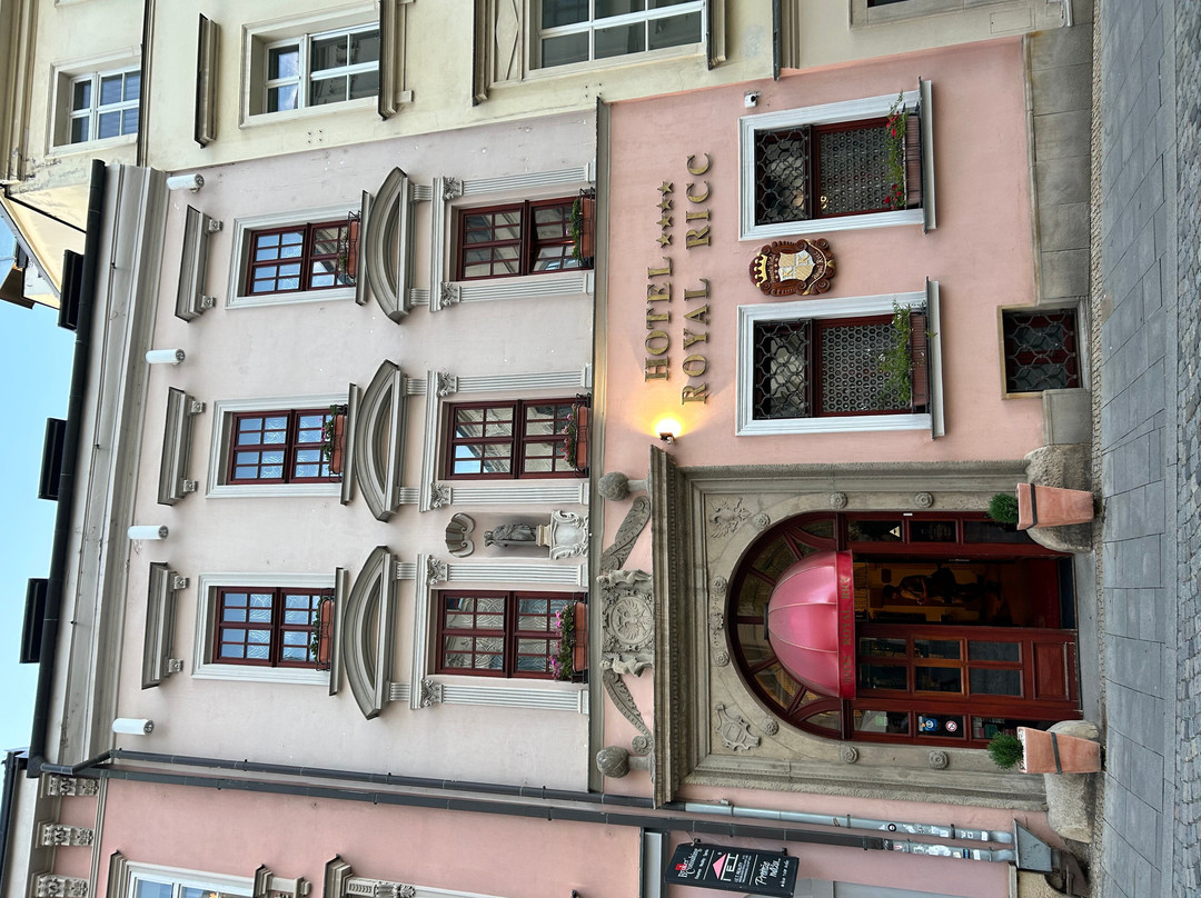 里克皇家酒店主图