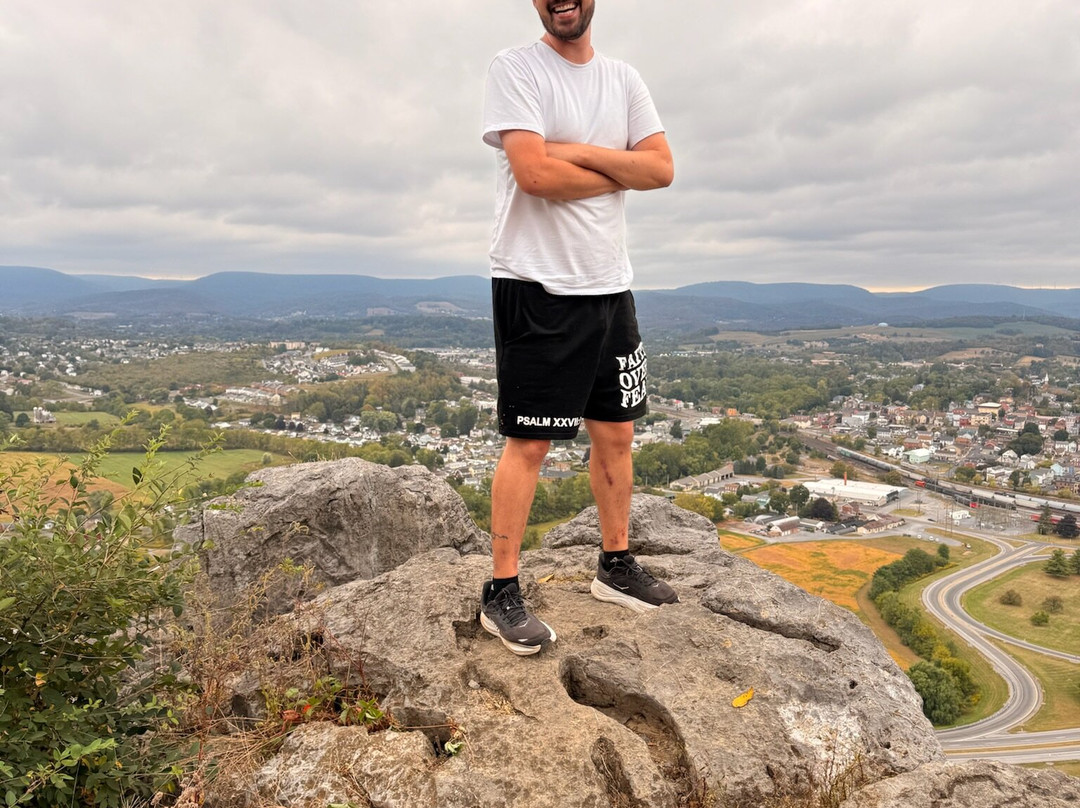 Chimney Rocks Park-Hollidaysburg必去景点