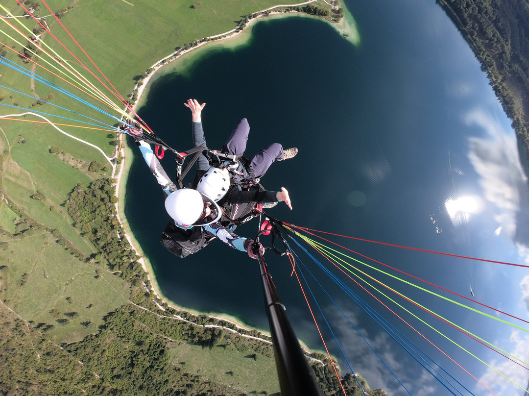 Loop Team Tandem Paragliding Bohinj-博希尼湖必去景点