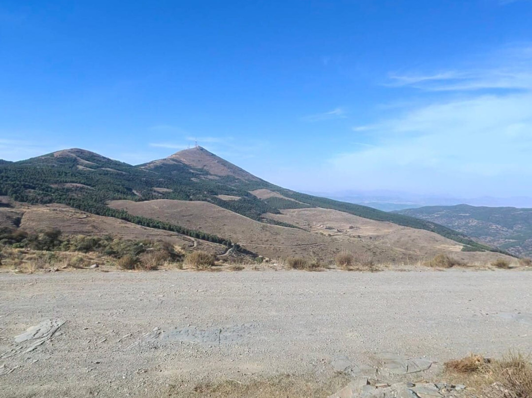 Rutas Moto Tours-萨洛夫雷尼亚必去景点