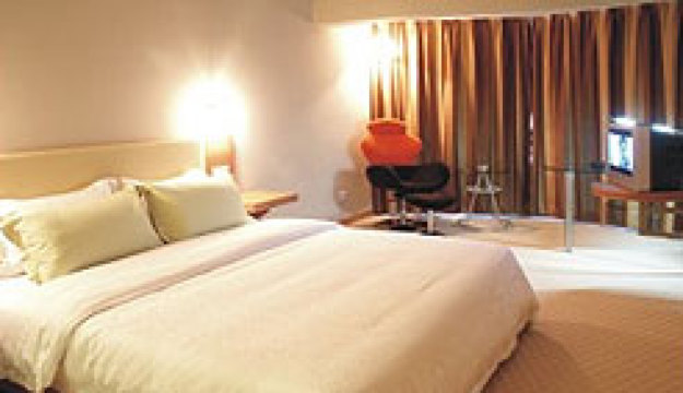 山水S酒店(深圳华为坂田基地店)-客卧