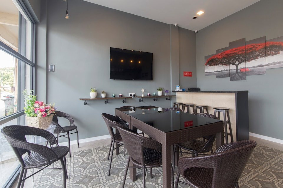 OYO 1145 Lea Guest House & Cafe