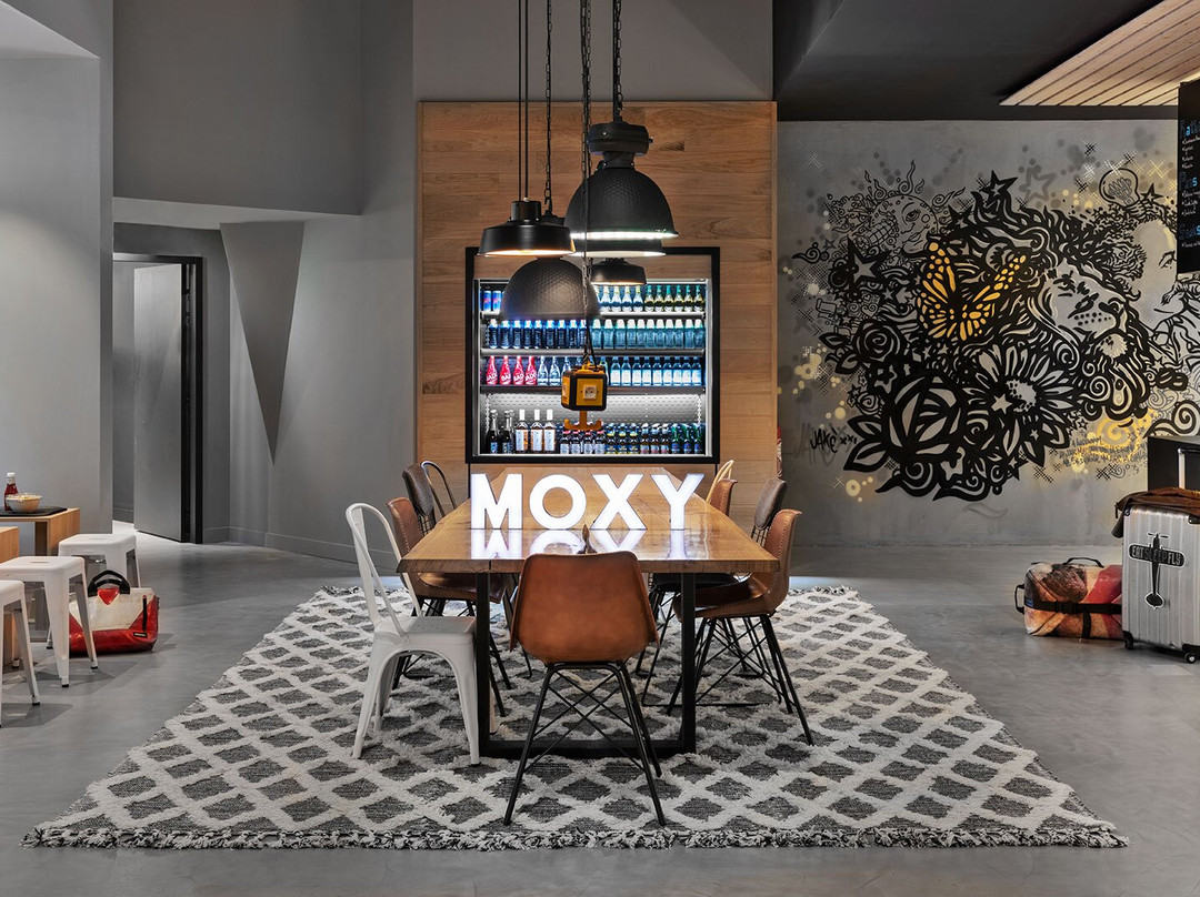 Moxy Lyon Airport主图