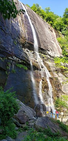 Hickory Nut Falls Trail景点图片